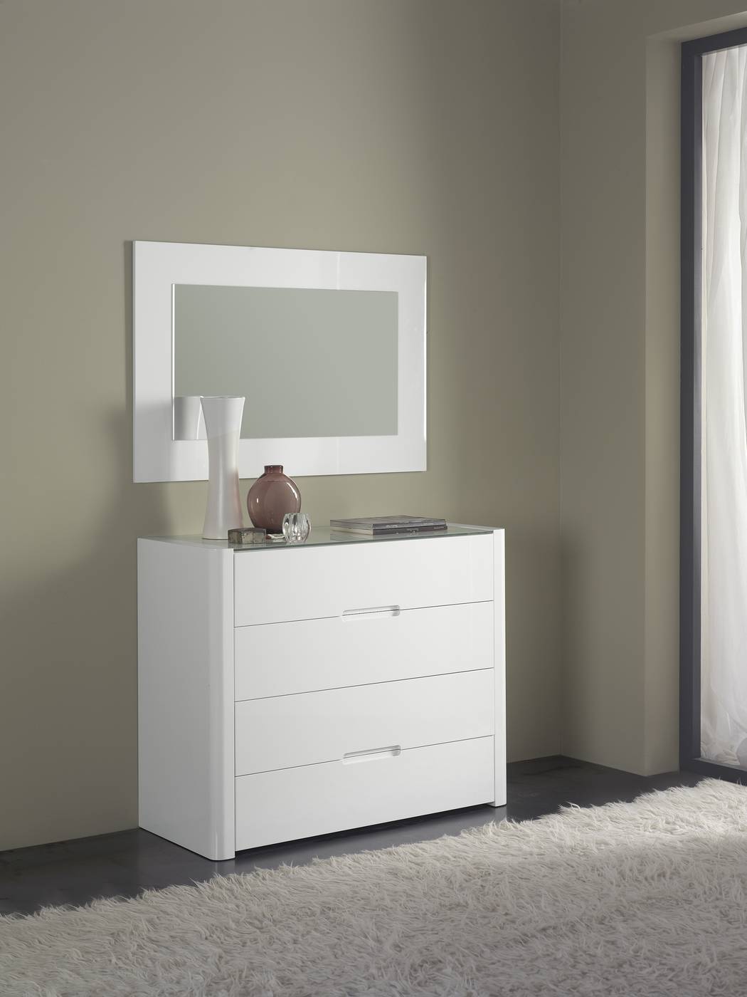 Cómoda de diseño minimalista, con 4 cajones, lacada en color blanco brillo