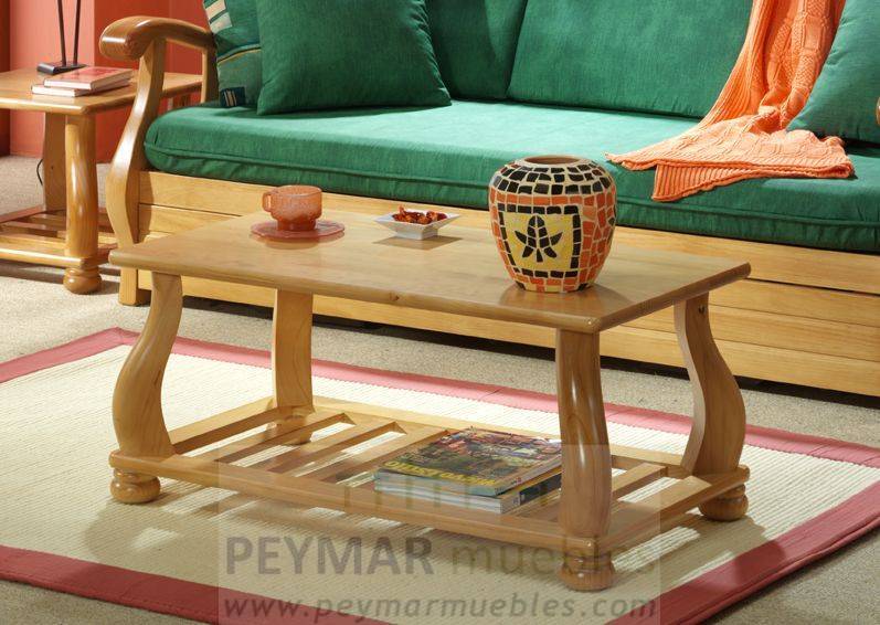 Mesa de centro de madera de pino, con revistero y tapa de madera