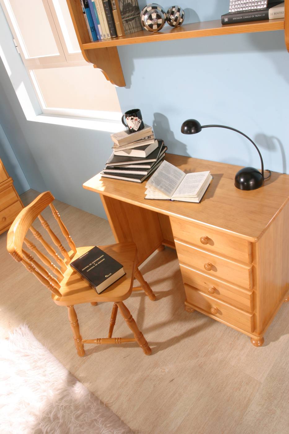 Mesa de escritorio con cajonera integrada, de madera de pino maciza