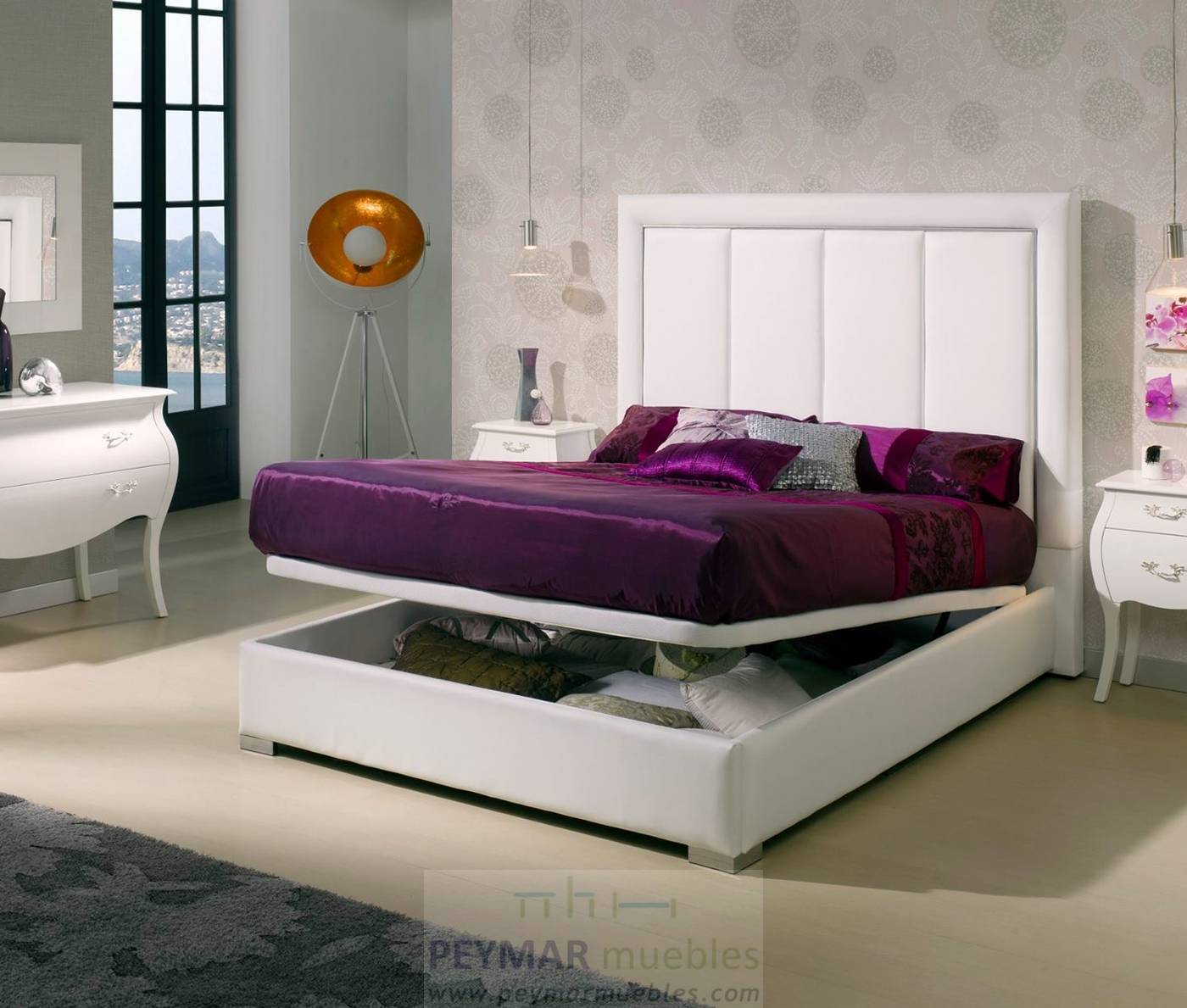 Cama con canapé abatible tapizado en polipiel, tela o terciopelo, para cama de 150, 160 o 180 cm. Disponible en varios colores.