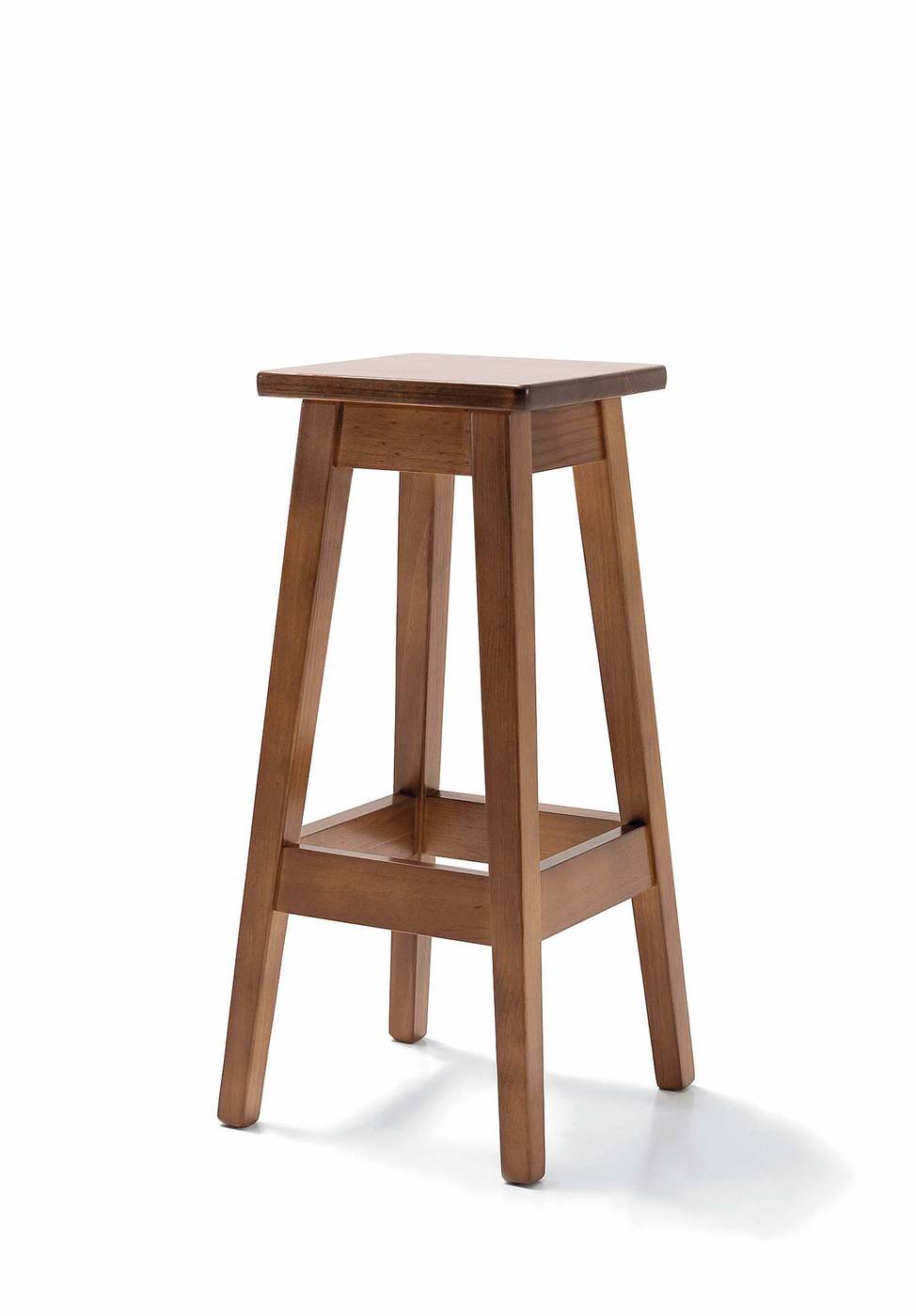 Taburete alto con asiento de madera recto