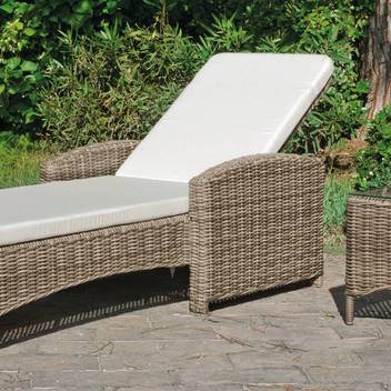 Cama/tumbona con brazos de ratán [Borsalino] de Hevea - Cama para jardín de médula sintética con respaldo regulable a varias posiciones.