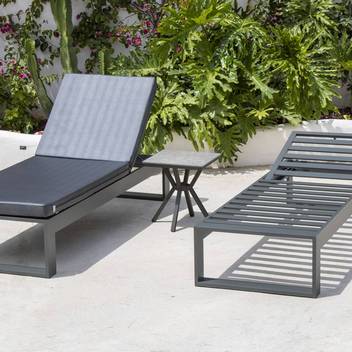 Cama/Tumbona apliable de aluminio [Borum] de Hevea - Cama/tumbona de aluminio para jardín. Apilable, con respaldo 5 posiciones. Estructura, asiento y respaldo de aluminio. Disponible en 5 colores diferentes.