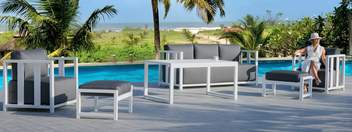 Set Aluminio Ilinois-10 de Hevea - Conjunto de aluminio con cojines extra grandes: sofá de 3 plazas + 2 sillones + 1 mesa de centro + 2 reposapiés. Colores: blanco, antracita, marrón, champagne o plata.