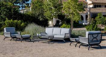 Sofá 3p + 2 sillones + taburetes, aluminio [Saona] de Hevea - Conjunto de alumino y cuerda para jardín: sofá de 3 plazas + 2 sillones + 1 mesa de centro + 2 reposapiés. Colores: blanco, antracita, marrón, nude, champagne o plata.