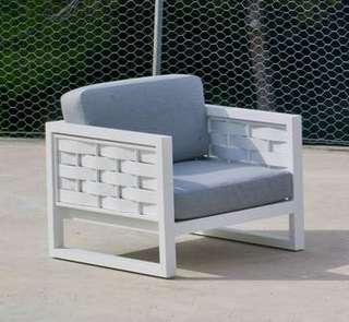 Sillón Aluminio Luxe Augusta-1 de Hevea - Lujoso sillón con cojines gran confort desenfundables. Estructura 100% de aluminio en color blanco, antracita o champagne.