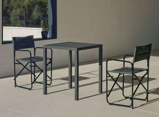 Set Aluminio Melea-Badúa 65-2 de Hevea - Conjunto aluminio luxe: Mesa cuadrada 65 cm + 2 sillones plegables. Disponible en color blanco o antracita.