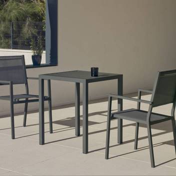 Set Aluminio Melea-Córcega 65-2 de Hevea - Conjunto aluminio para jardín: Mesa cuadrada de 65 cm. + 2 sillones de aluminio y textilen. Disponible en color blanco, antracita, champagne, plata o marrón.