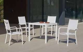 Set Aluminio Palma-Gema 90-4 de Hevea - Conjunto aluminio luxe: Mesa cuadrada 90 cm + 4 sillones de textilen. Disponible en color blanco, antracita, champagne, plata o marrón.