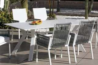 Mesa ▯210 de aluminio y Krion [Veneto] de Hevea - Mesa lujo rectangular de 210 cm para jardín, con tablero de Krion de calidad superior. Estructura robusta de aluminio color blanco.
