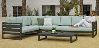 Rinconera 8 p de aluminio + mesa centro [Cosmos] de Hevea - Rinconera modular lujo de 8 plazas para jardín, con cojines desenfundables. Estructura aluminio color blanco, antracita, champagne, plata, marrón o nude.
