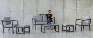 Set sofá 2p + sillones + taburetes [Acapulco] de Hevea - Conjunto aluminio luxe para jardín: 1 sofá 2 plazas + 2 sillones + 1 mesa de centro + 2 reposapiés. Disponible en color blanco, antracita, champagne, plata, marrón o nude.<br><br><b>OFERTA VÁLIDA HASTA EL 30 DE JUNIO O FIN DE EXISTENCIAS</b>
