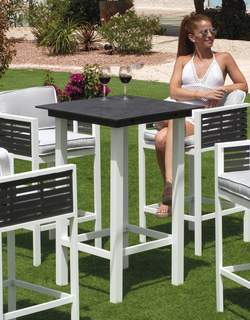 Mesa Bar Bicolor Boracay-70 de Hevea - Exclusiva mesa de bar cuadrada, de aluminio bicolor, con tablero HPL de 70 cm.