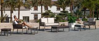 Sofá 2p + 2 sillones + mesa de aluminio [Diva] de Hevea - Lujoso conjunto de alumnio bicolor para jardín: 1 sofá de 2 plazas + 2 sillones + 1 mesa de centro.