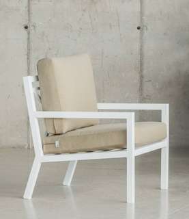 Sillón Aluminio Luxe Dounvil-1 de Hevea - Cómodo sillón relax de aluminio de alta gama,  con cojines gran confort  fácilmente desenfundables. Estructura aluminio color blanco, antracita, champagne, plata o marrón.