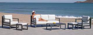 Sofá 3p + 2 sillones + mesa de aluminio [Dublian] de Hevea - Lujoso conjunto de aluminio para jardín: sofá 3 plazas + 2 sillones + mesa de centro. Color conjunto: blanco, antracita, champagne, plata, marrón o nude.