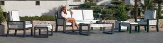 Sofá 3p+sillones+taburetes, aluminio bicolor[Gala] de Hevea - Exclusivo conjunto de alumnio bicolor para jardín: 1 sofá de 3 plazas + 2 sillones + 2 reposapiés + 1 mesa de centro.