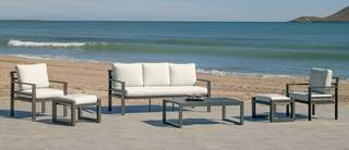 Sofá 3p + sillones + taburetes, aluminio [Glembor] de Hevea - Conjunto de aluminio para jardín: 1 sofá 3 plazas + 2 sillones + 1 mesa de centro + 2 reposapiés. Disponible en color blanco, antracita, champagne, plata, marrón o nude.