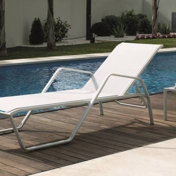 Cama/tumbona de aluminio y textilen [Imperial] de Hevea - Cama/tumbona ancha, apilable y con brazos, de aluminio y textilen, para jardín. Disponible en color blanco, antracita, champagne, plata, marrón o nude.