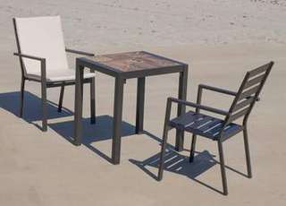 Set Lomba-60-2 Palma de Hevea - Conjunto de aluminio color marrón: Mesa cuadrada con tablero mosaico de 60 cm + 2 sillones.