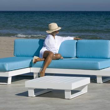 Chaiselongue 3 plazas + mesa centro [Menfis] de Hevea - Chaiselongue confort con cojines desenfundables + mesa de centro, para jardín. Estructura robusta de aluminio color blanco, antracita, champagne, plata, marrón o nude.