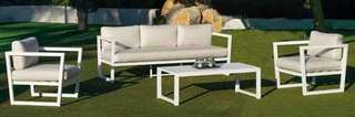 Set Aluminio Luxe Montana-8 de Hevea - Conjunto aluminio: 1 sofá 3 plazas + 2 sillones + 1 mesa de centro + cojines. Disponible en color blanco, bronce, plata o antracita.