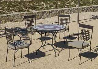 Conjunto Mosaico Aney-Vigo 100-4 de Hevea - Conjunto de acero forjado color bronce: 1 mesa de forja con panel mosaico + 4 sillones de forja con cojines