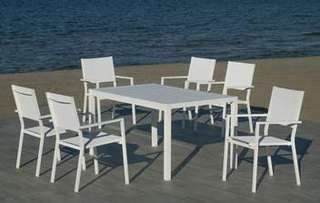 Set Aluminio Palma-Córcega 150-4 de Hevea - Conjunto de aluminio: Mesa de comedor rectangular de 150 cm. + 4 sillones de textilen. Disponible en color blanco, antracita, champagne, plata o marrón.