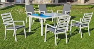Conjunto Aluminio Acuario-Palma 150-4 de Hevea - Conjunto aluminio color blanco: mesa de 150 cm. con tablero de cristal templado + 4 sillones apilables