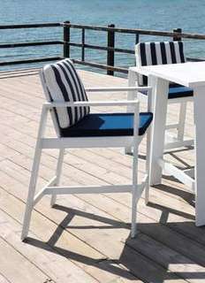 Sillón Coctel Aluminio Luxe Marlet de Hevea - Lujoso sillón alto de coctel, para jardín o terraza. Disponible en color blanco, antracita, champagne, plata o marrón.