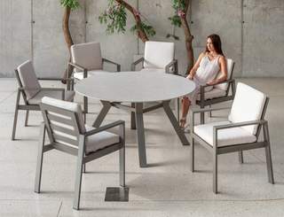 Mesa ◯150 de aluminio con tablero piedra [Veneto] de Hevea - imagen 4