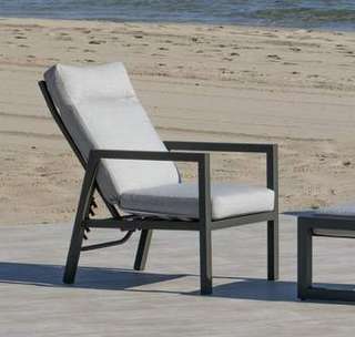 Sillón Aluminio Voriam-1 de Hevea - Sillón relax lujo, con respaldo reclinable. Fabricado de aluminio en color blanco, plata, antracita o bronce.