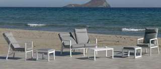 Sofá 2p + 2 sillones reclinables + mesa [Voriam] de Hevea - Conjunto de aluminio para jardín: sofá 2 plazas + 2 sillones + mesa de centro. Respaldos reclinables. Colores: blanco, antracita, champagne, plata, marrón o nude.