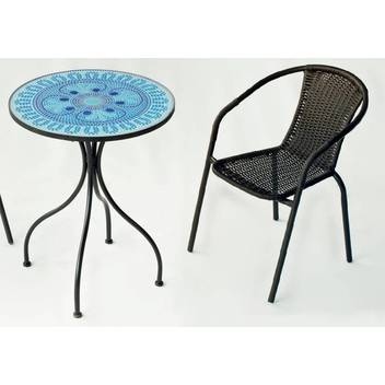 Set mesa mosaico ◯60 + 2 sillones [Berna-Brasil] de Hevea - Conjunto para jardín o terraza compuesto por una mesa de forja en color gris con un tablero de mosaico de 60 cm de diámetro, y dos sillones apilables de wicker sintético color bronce.