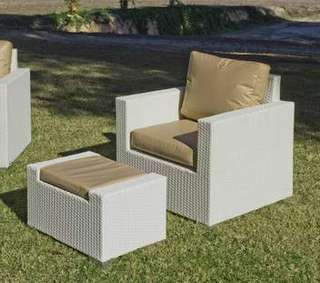 Taburete con cojín para jardín de ratán [Tuscan] de Hevea - Taburete/reposapiés para jardín, de ratán sintético color blanco