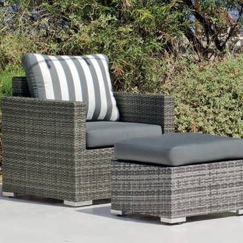 Taburete de ratán con cojín para jardín  [Doha] de Hevea - Taburete-reposapiés de médula sintética color mix-gris, con cojín tapizado en dralón color gris