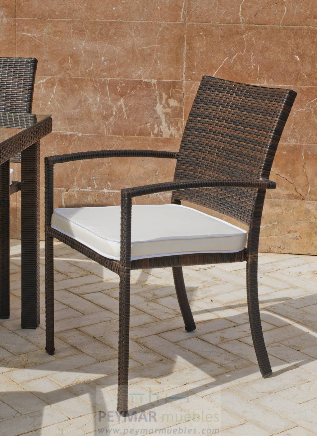 Conjunto Mosaico Telma-Bahia 90-4 - Conjunto para jardín y terraza de forja: 1 mesa con panel mosaico + 4 sillones de ratán sintético + 4 cojines.