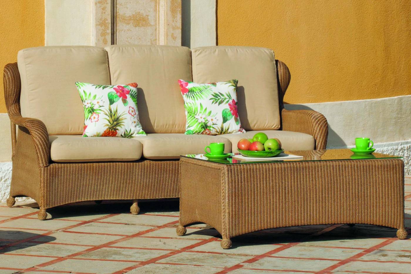 Set Loom Lux Banué-8 - Conjunto de fibra natural reforzada para jardín. Formada por: sofá 3 plazas + 2 sillones + mesa de centro + cojines
