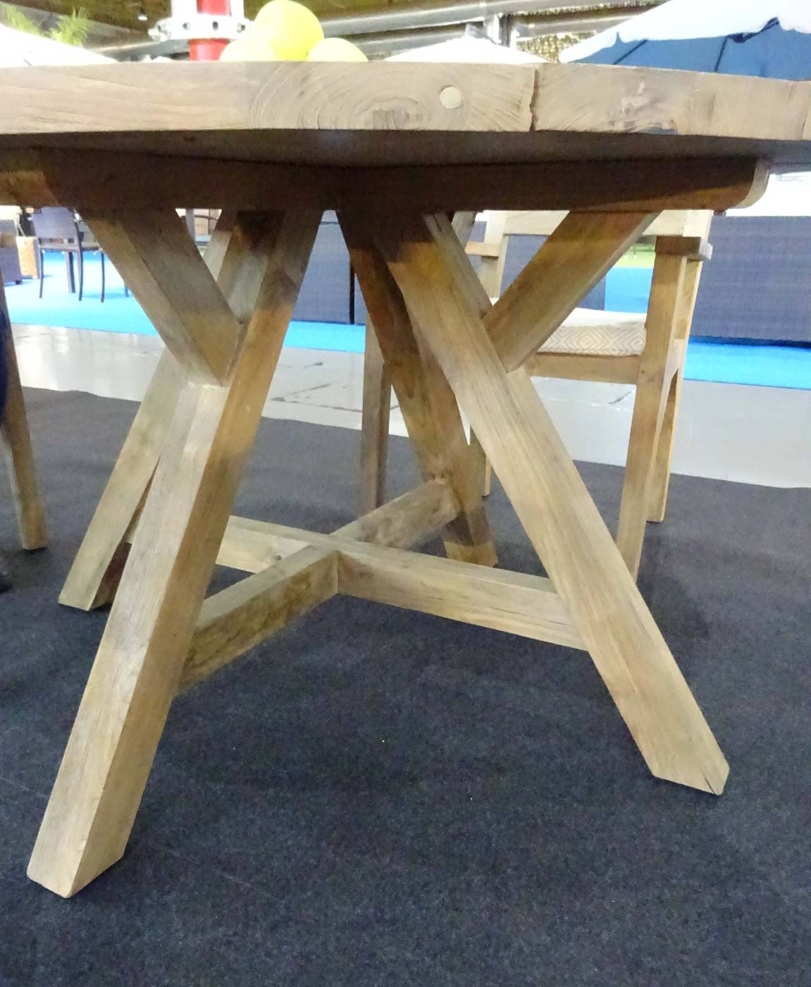 Conjunto Madera Teka Windsor-130/4 - Conjunto para jardín de madera de teka lux: Mesa redonda 130 cm. y 4 sillones con cojines