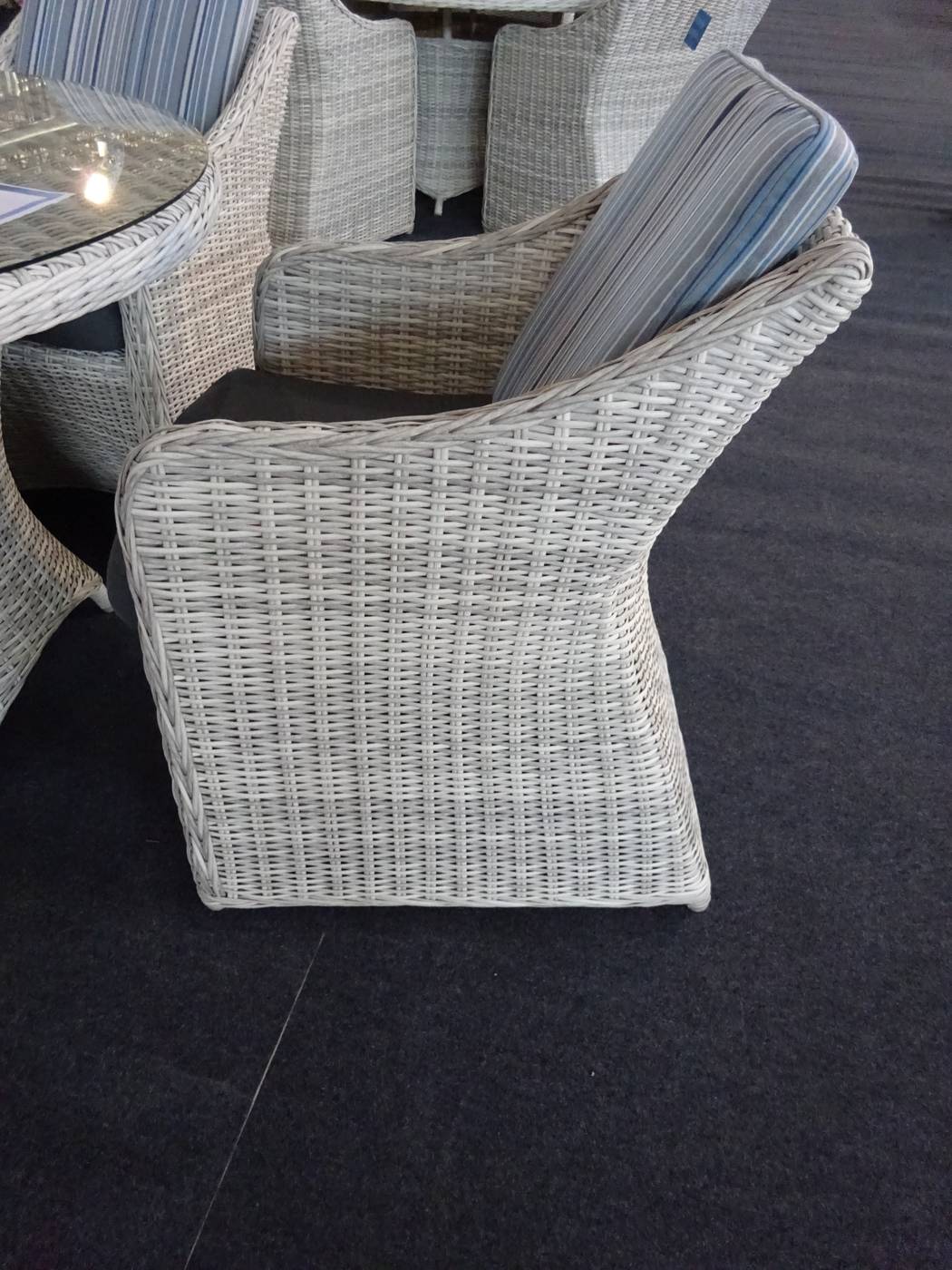 Sillón Médula Luxe Celebes-50 - Sillón comedor de médula sintética con cojines asiento y respaldo tapizados en Dralón Lux.