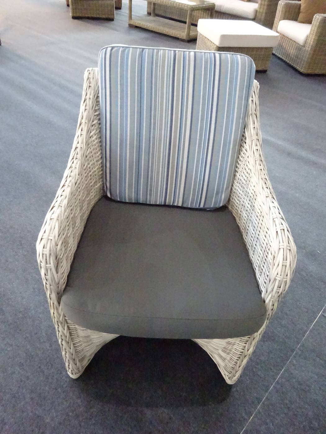 Sillón Médula Luxe Celebes-50 - Sillón comedor de médula sintética con cojines asiento y respaldo.