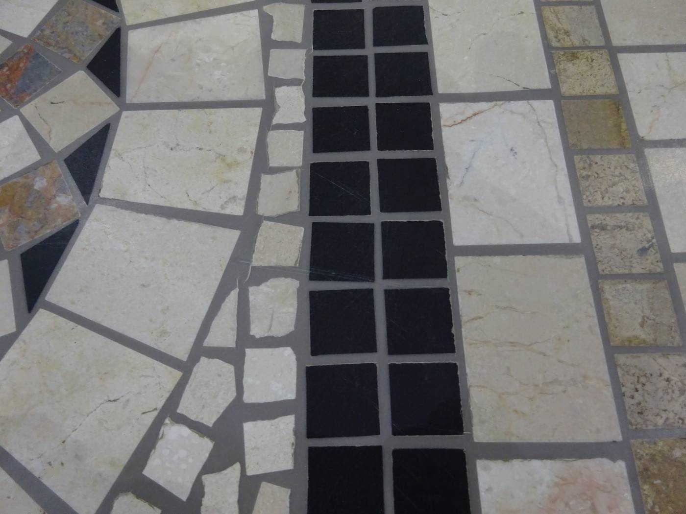 Mesa Mosaico Shifa-160 - Mesa de forja para jardín, con patas reforzadas color antracita y panel de mosaico de marmol de 160 cm.