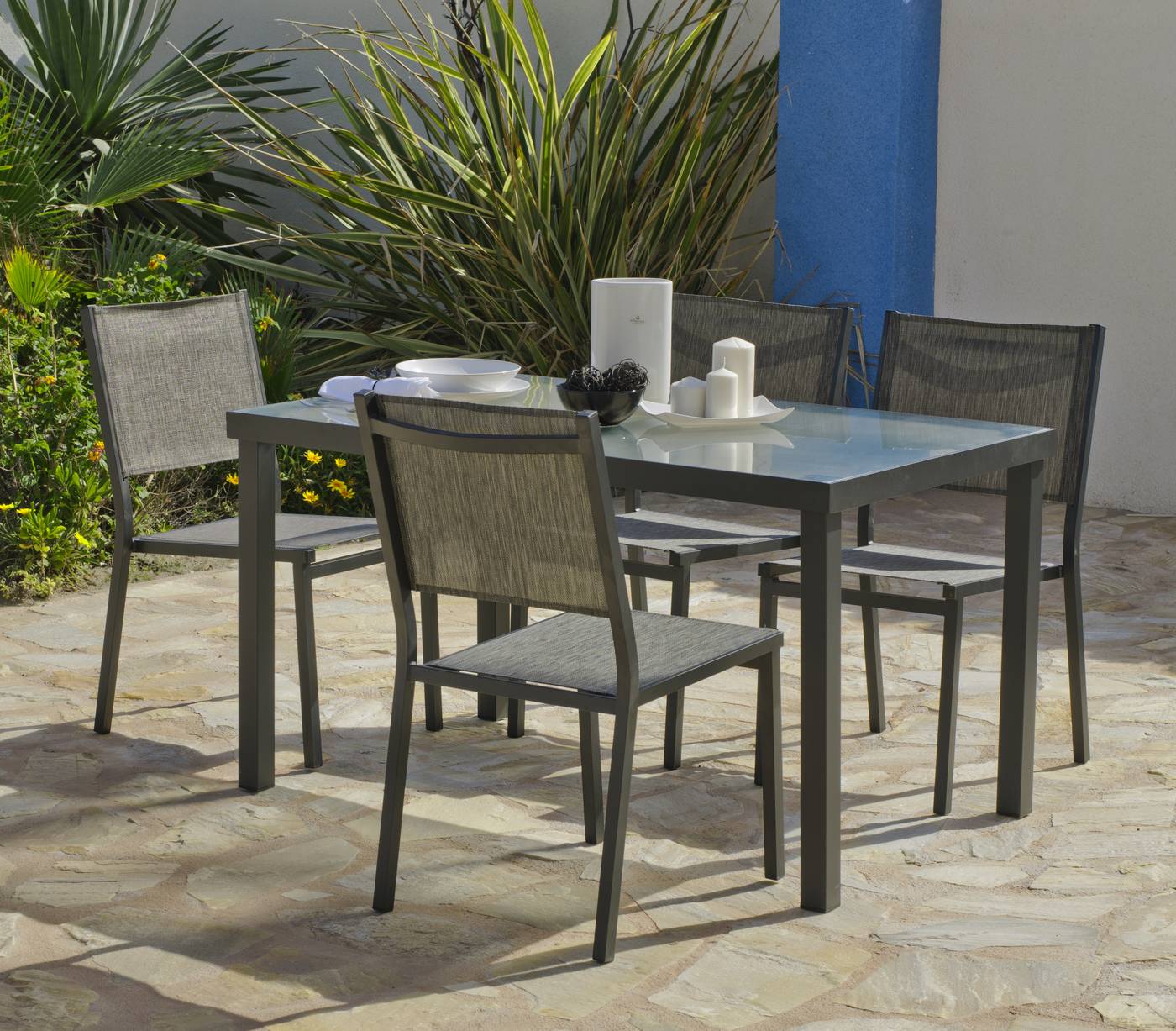 Conjunto de aluminio color antracita: mesa de 130 cm. + 4 sillas de aluminio y textilen