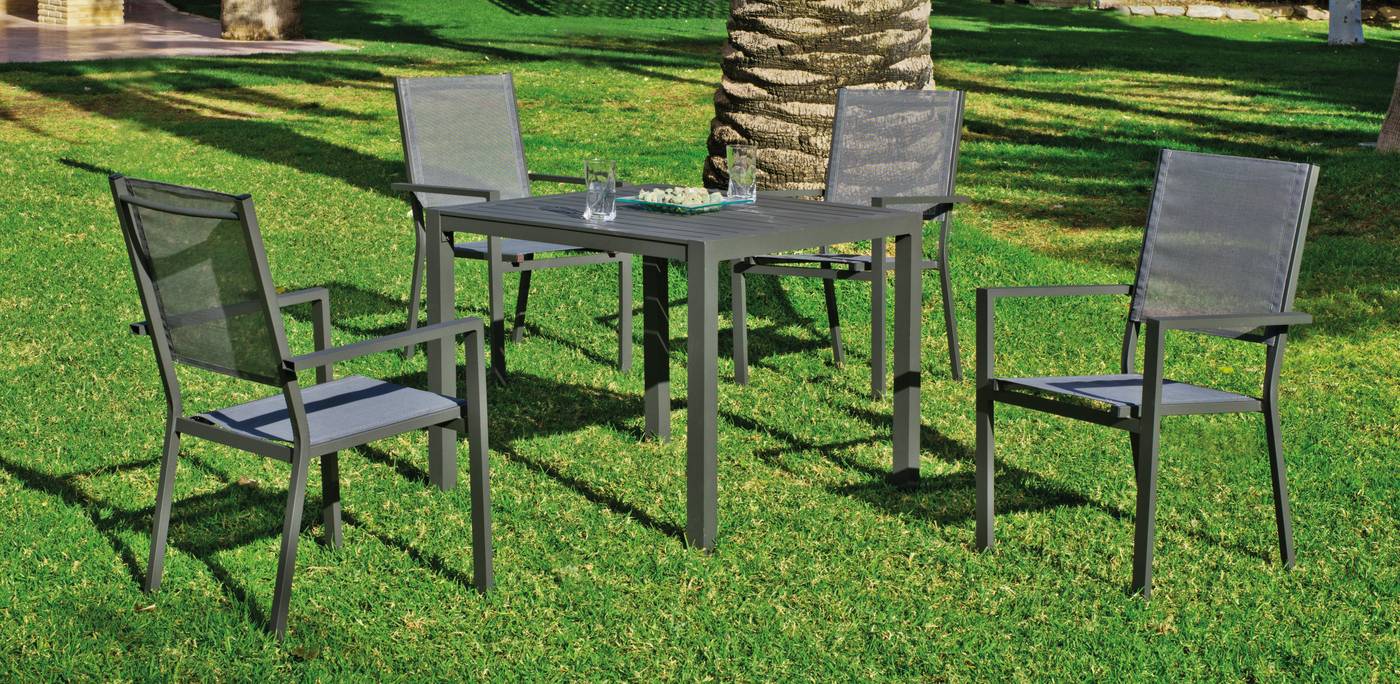 Set Aluminio Palma 90 + 4 sillones textilen - Mesa cuadrada de aluminio  con tablero lamas de aluminio + 4 sillones de aluminio y textilen. Disponible en color blanco, antracita, champagne, plata o marrón.