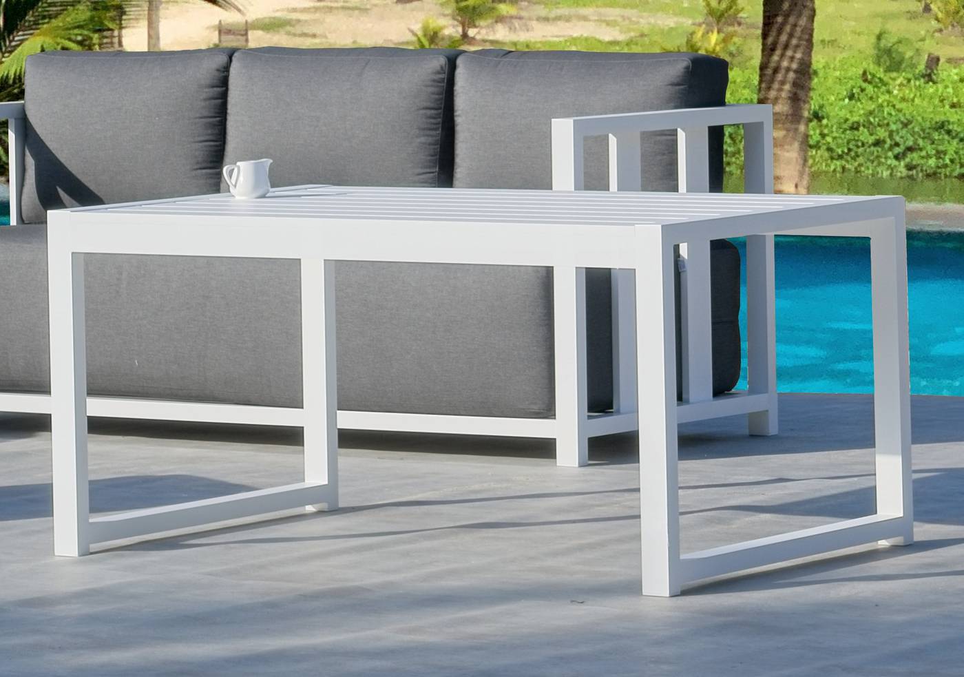 Set Aluminio Ilinois-10 - Conjunto de aluminio con cojines extra grandes: sofá de 3 plazas + 2 sillones + 1 mesa de centro + 2 reposapiés. Colores: blanco, antracita, marrón, champagne o plata.