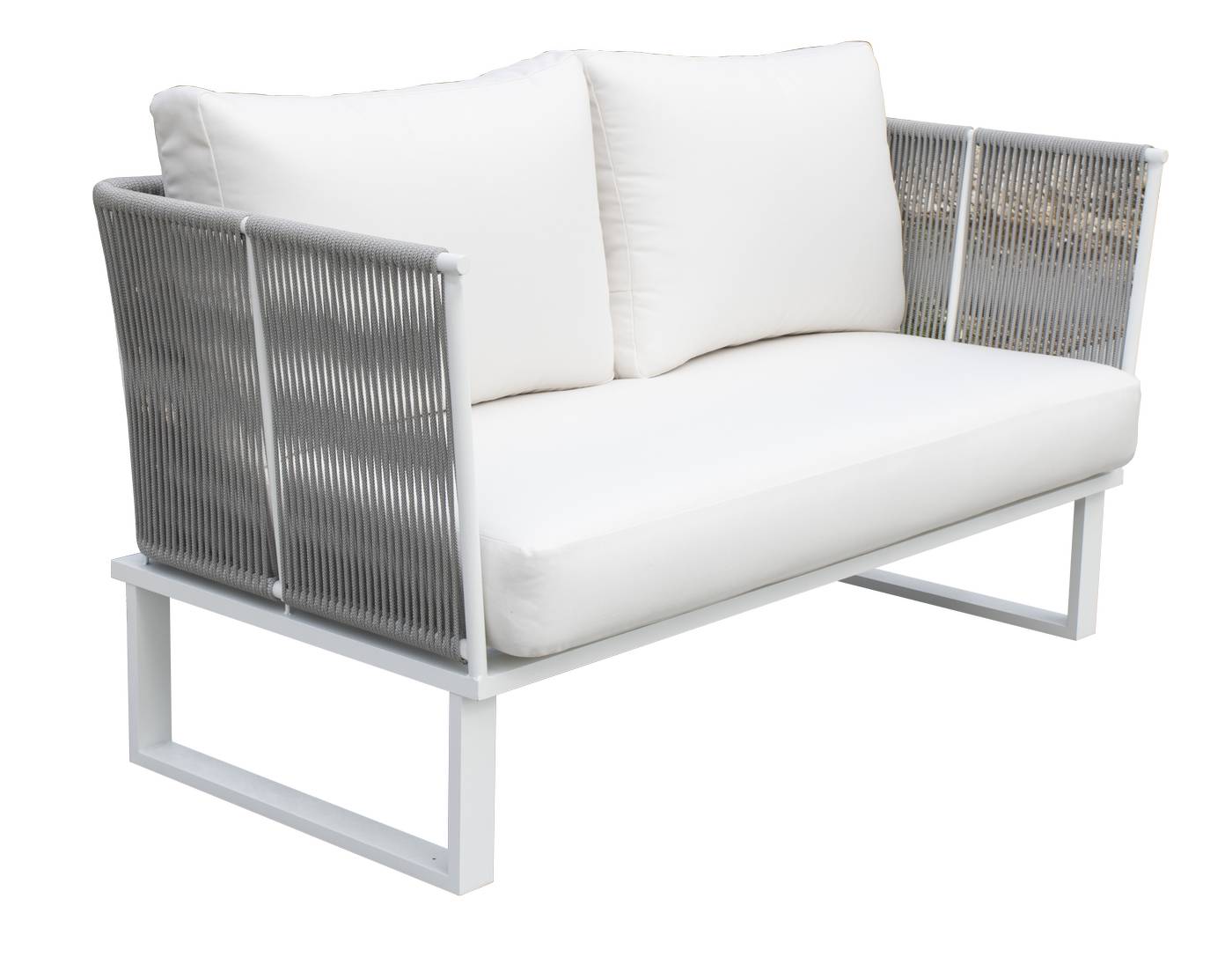 Sofá relax 2 plazas con cojines desenfundables. Estructura de aluminio recubierta de cuerda redonda. Disponible varios colores.