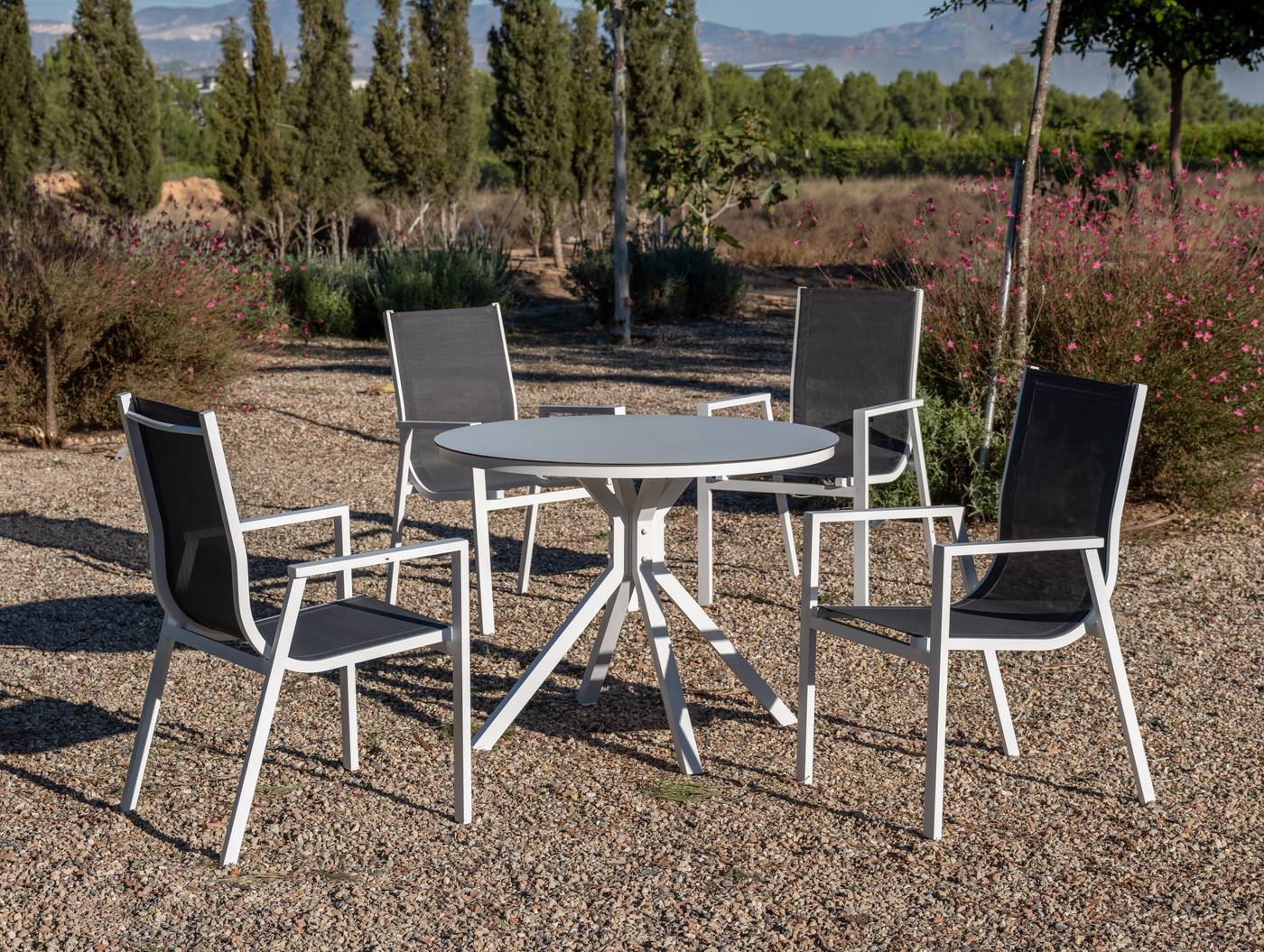 Conjunto aluminio: mesa redonda de 100 cm con tablero HPL + 4 sillones de alumino y textilen. Colores: blanco o antracita.