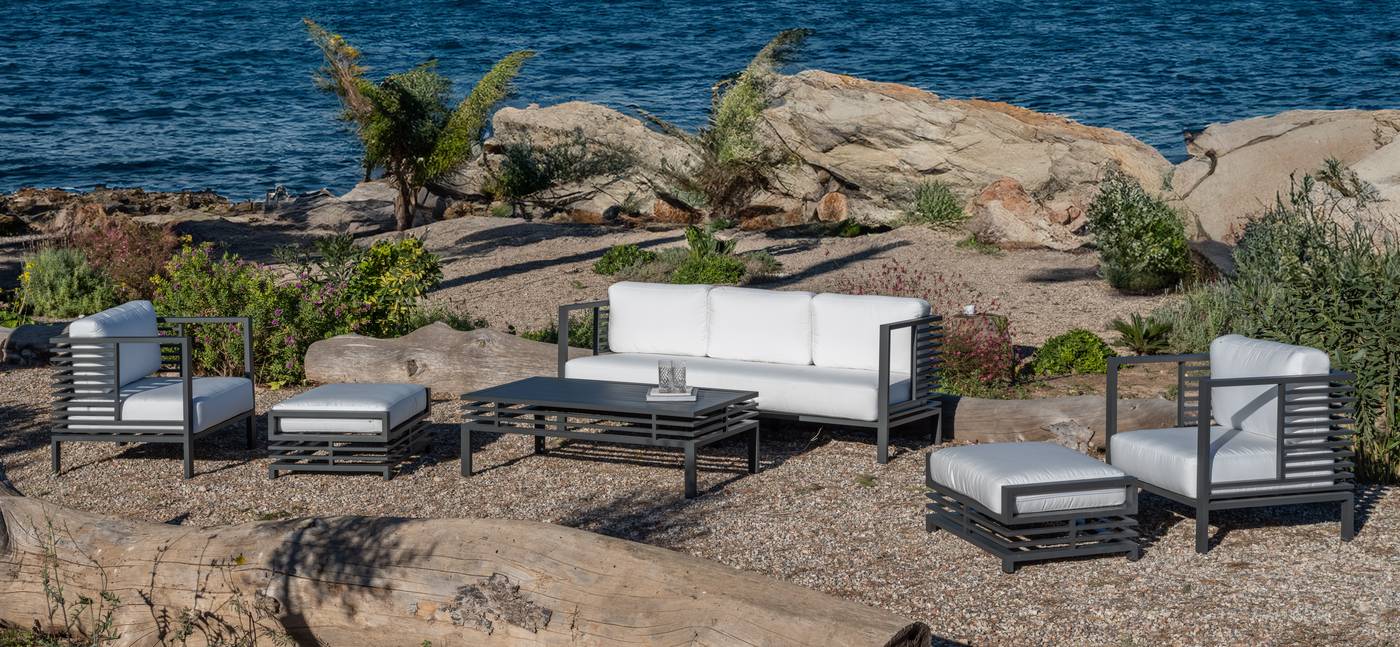 Set Aluminio Grinvil-10 - Conjunto luxe de aluminio: sofá de 3 plazas + 2 sillones + 1 mesa de centro + 2 reposapiés. De color blanco, antracita, marrón, champagne o plata.