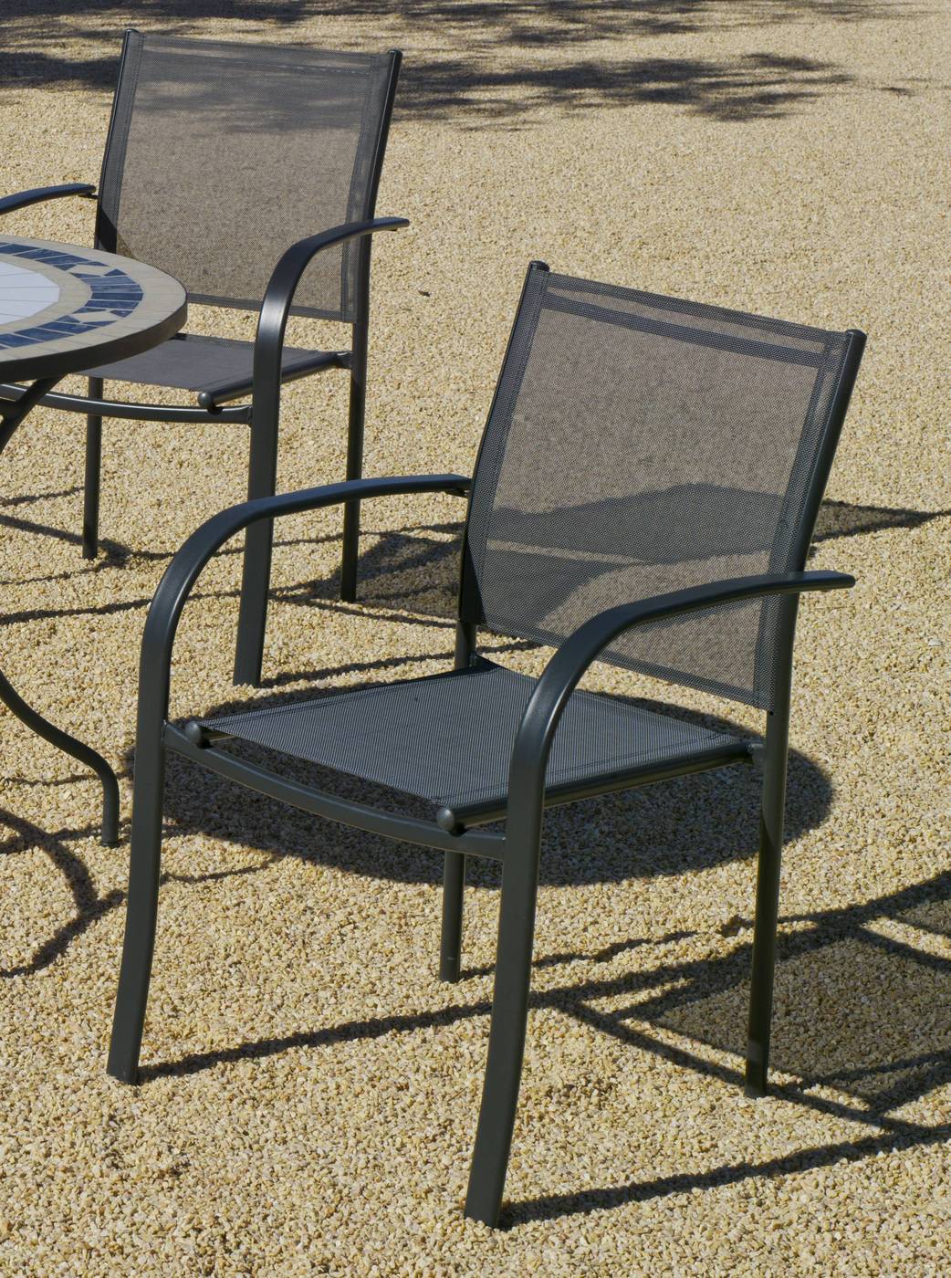 Conjunto Acero Europa-150 - Conjunto de acero color antracita: mesa de 150 cm. Con tapa de cristal templado + 4 sillones de acero y textilen
