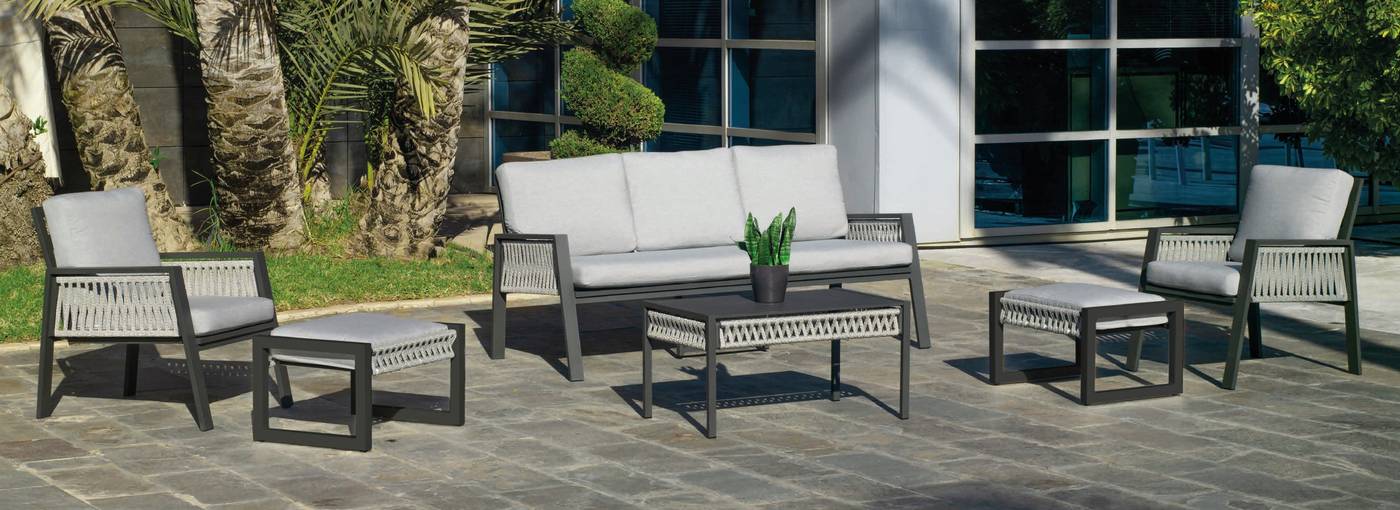 Conjunto aluminio y cuerda: 1 sofá de 3 plazas + 2 sillones + 1 mesa de centro + cojines. En color blanco, gris, marrón o champagne.